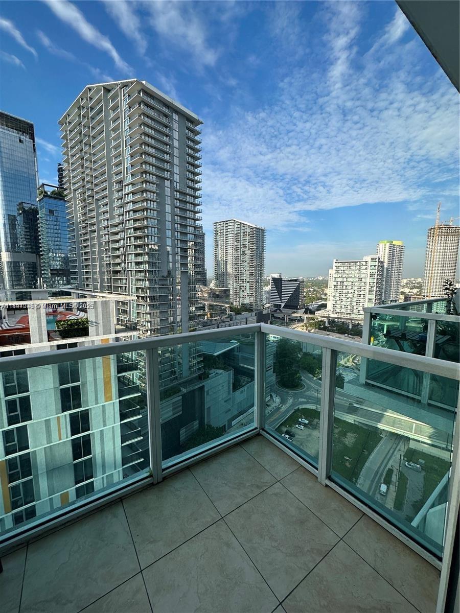 BRICKELL ON THE RIVER S T - Residential Lease