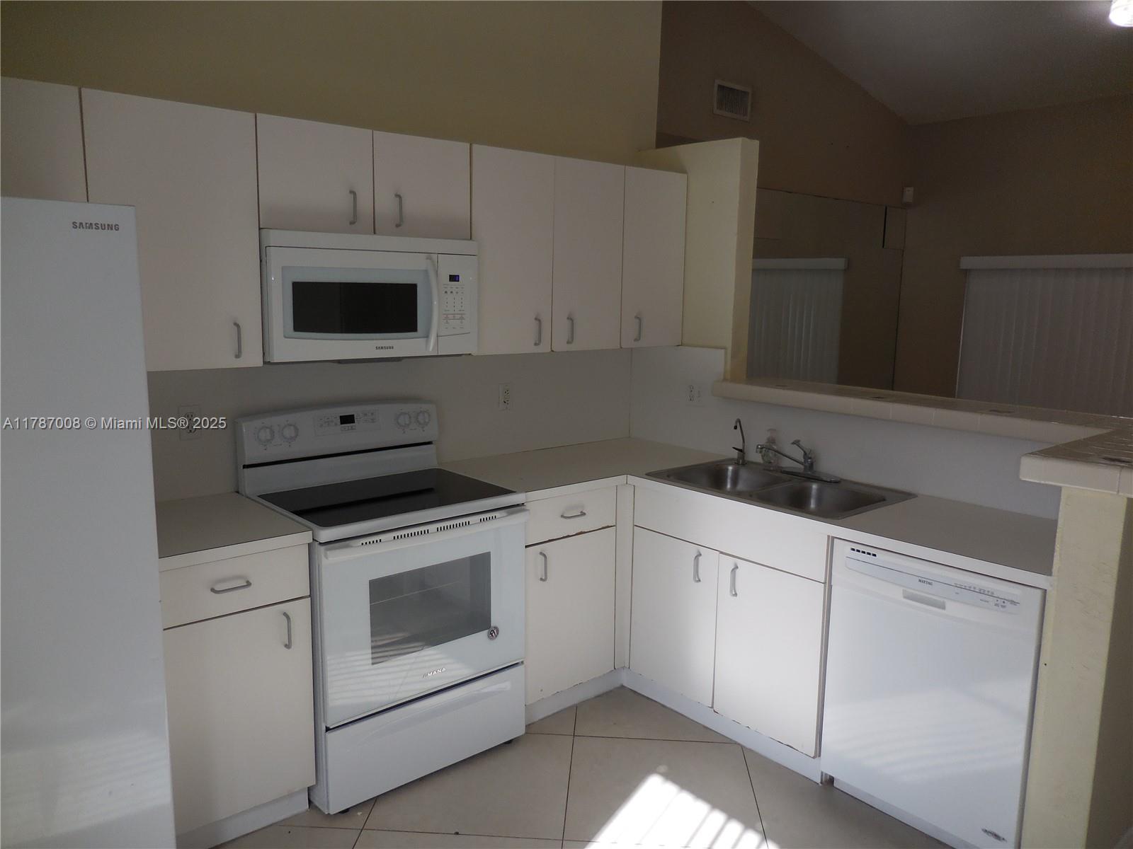 SILVER LAKES AT PEMBROKE - Residential