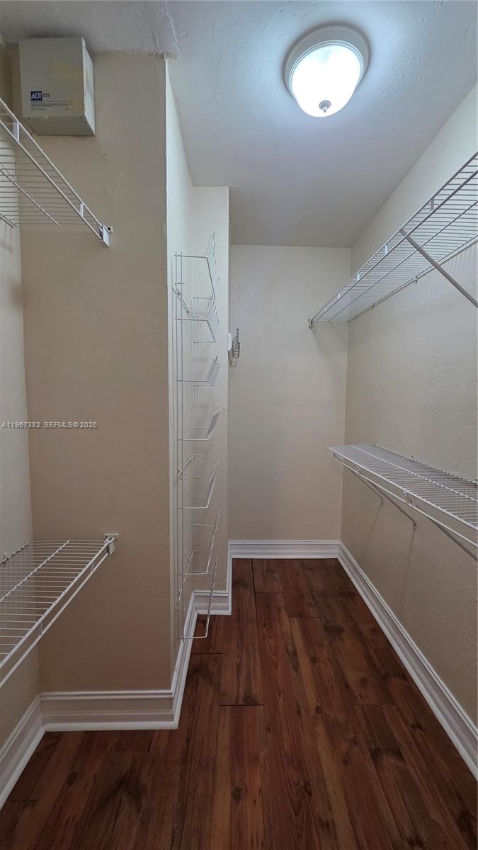 LAKEWOOD VILLAS CONDO - Residential