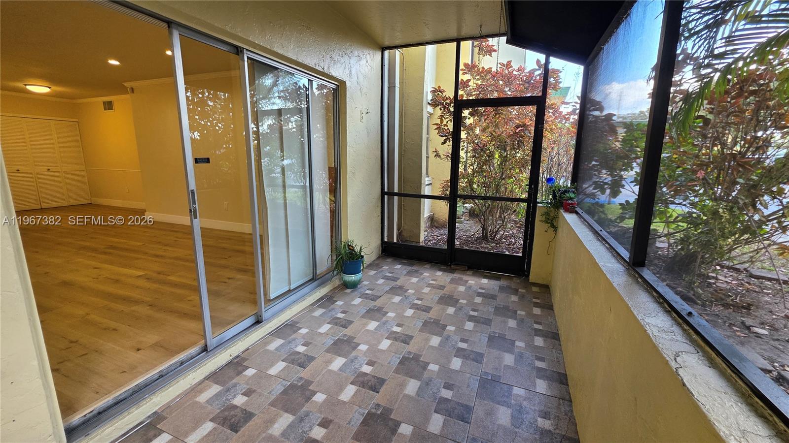 LAKEWOOD VILLAS CONDO - Residential