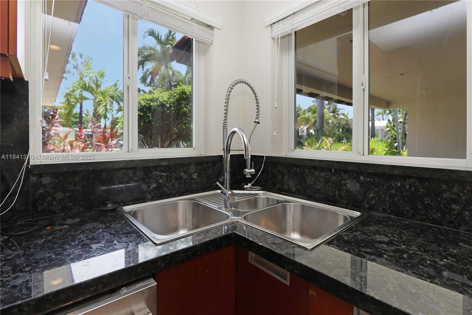 HOLLYWOOD LAKES SECTION - Residential