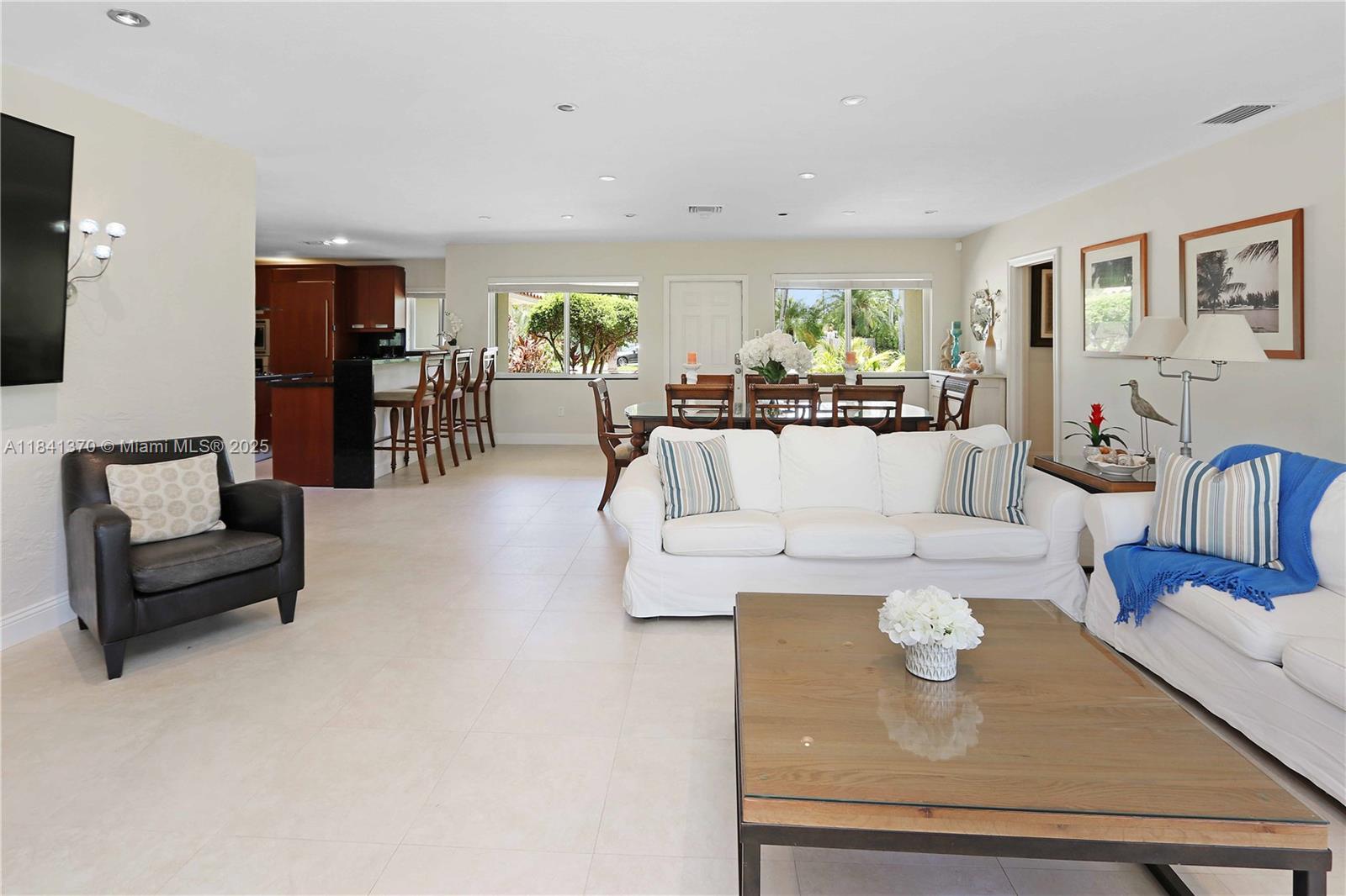 HOLLYWOOD LAKES SECTION - Residential