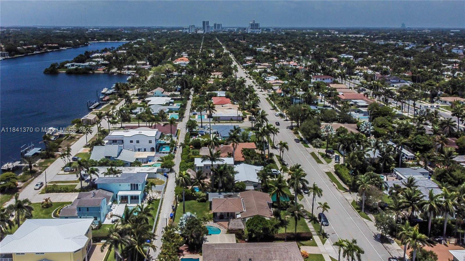 HOLLYWOOD LAKES SECTION - Residential