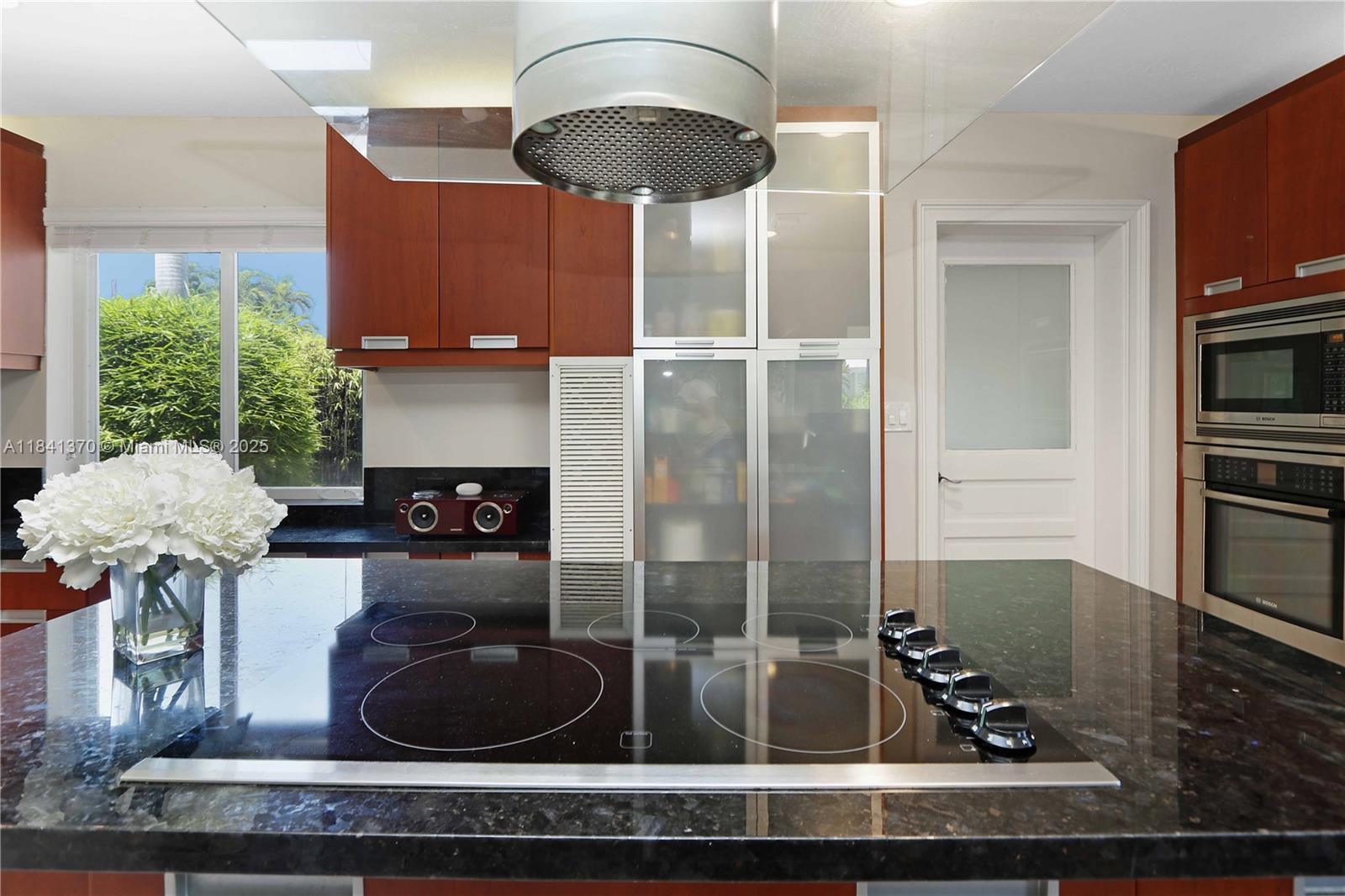 HOLLYWOOD LAKES SECTION - Residential