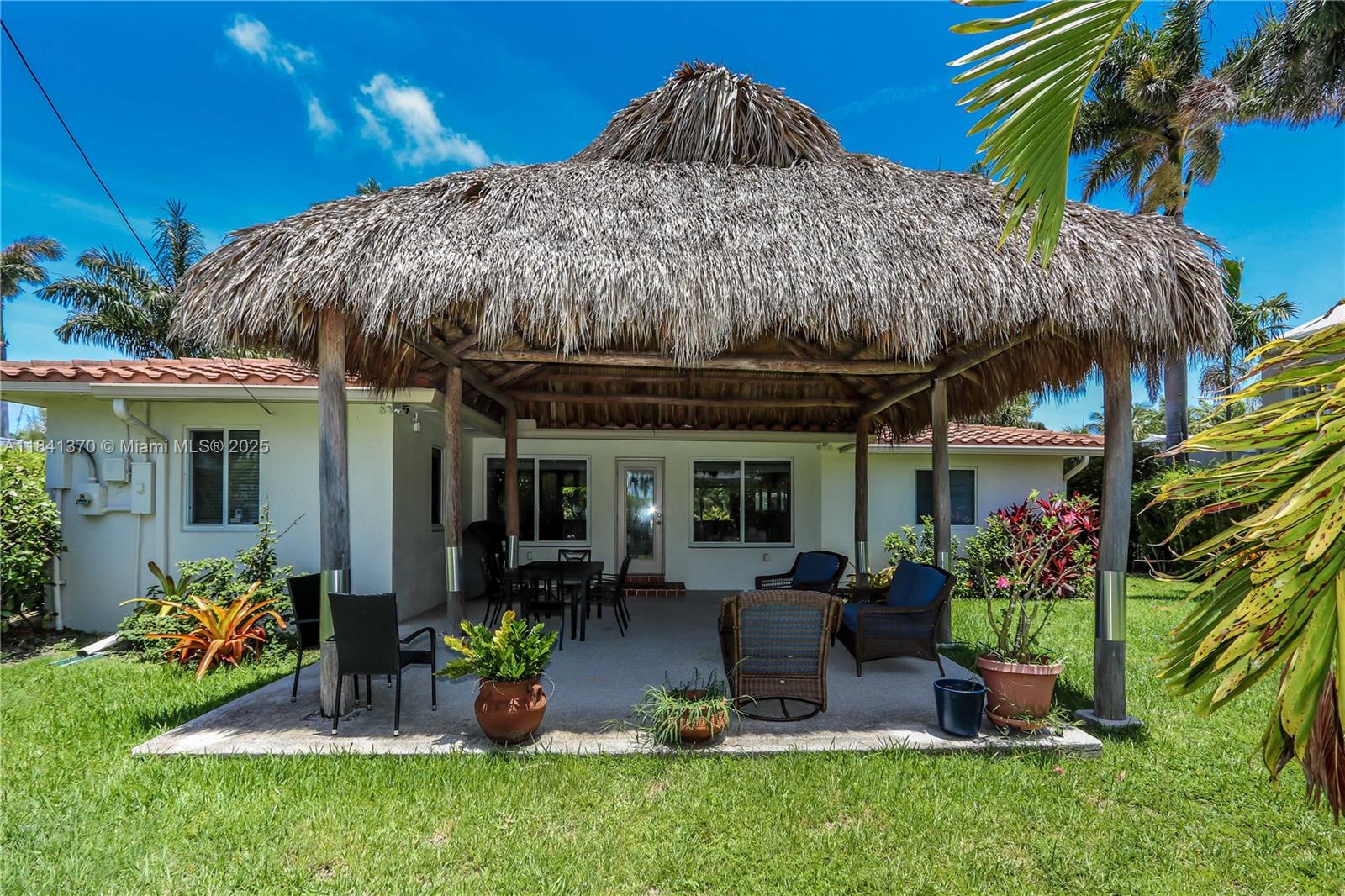 HOLLYWOOD LAKES SECTION - Residential