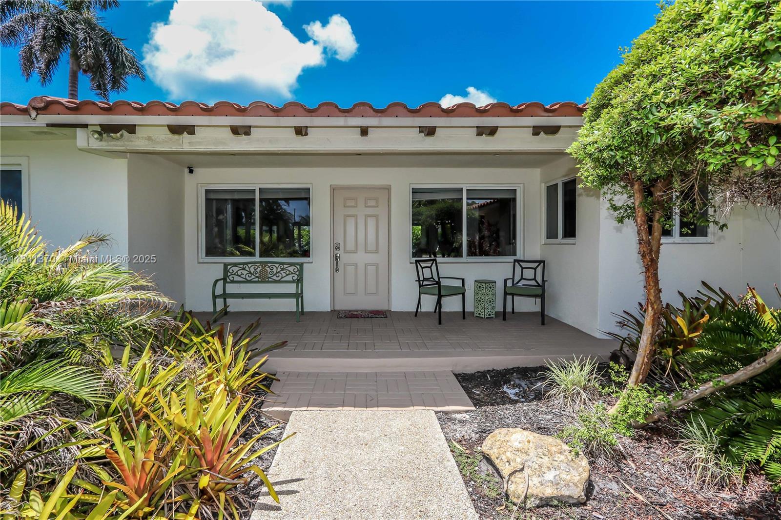 HOLLYWOOD LAKES SECTION - Residential