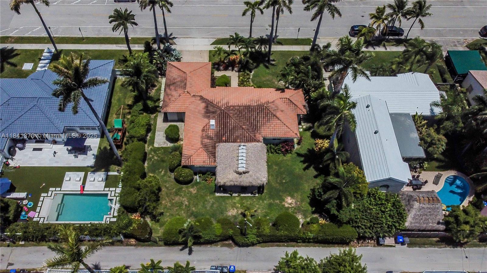 HOLLYWOOD LAKES SECTION - Residential