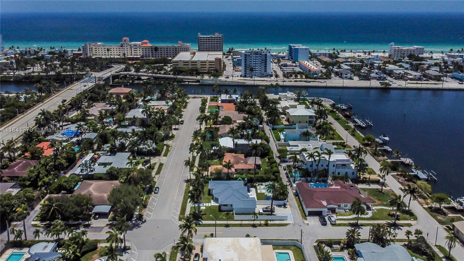 HOLLYWOOD LAKES SECTION - Residential