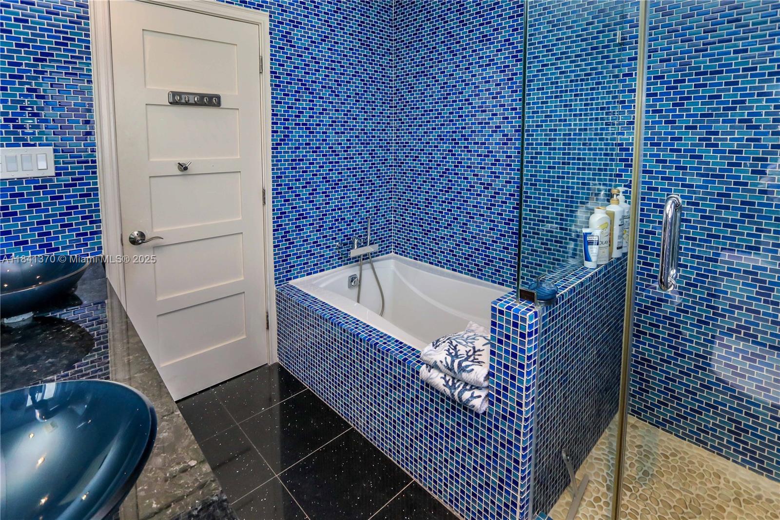 HOLLYWOOD LAKES SECTION - Residential