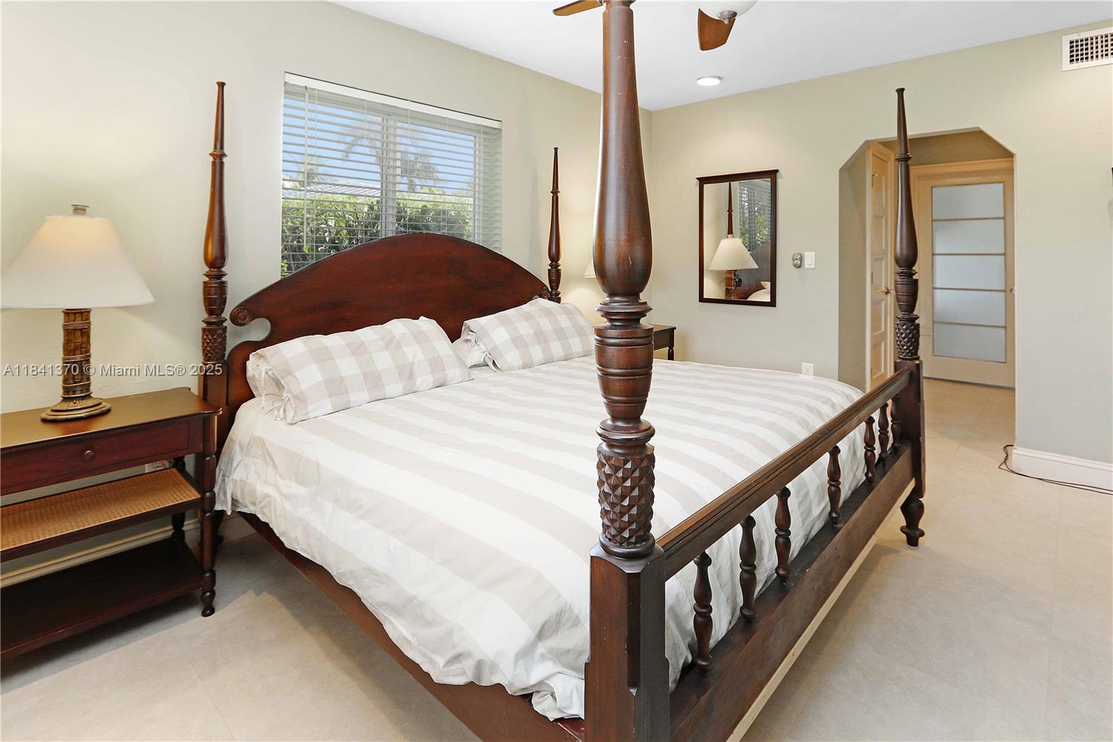 HOLLYWOOD LAKES SECTION - Residential