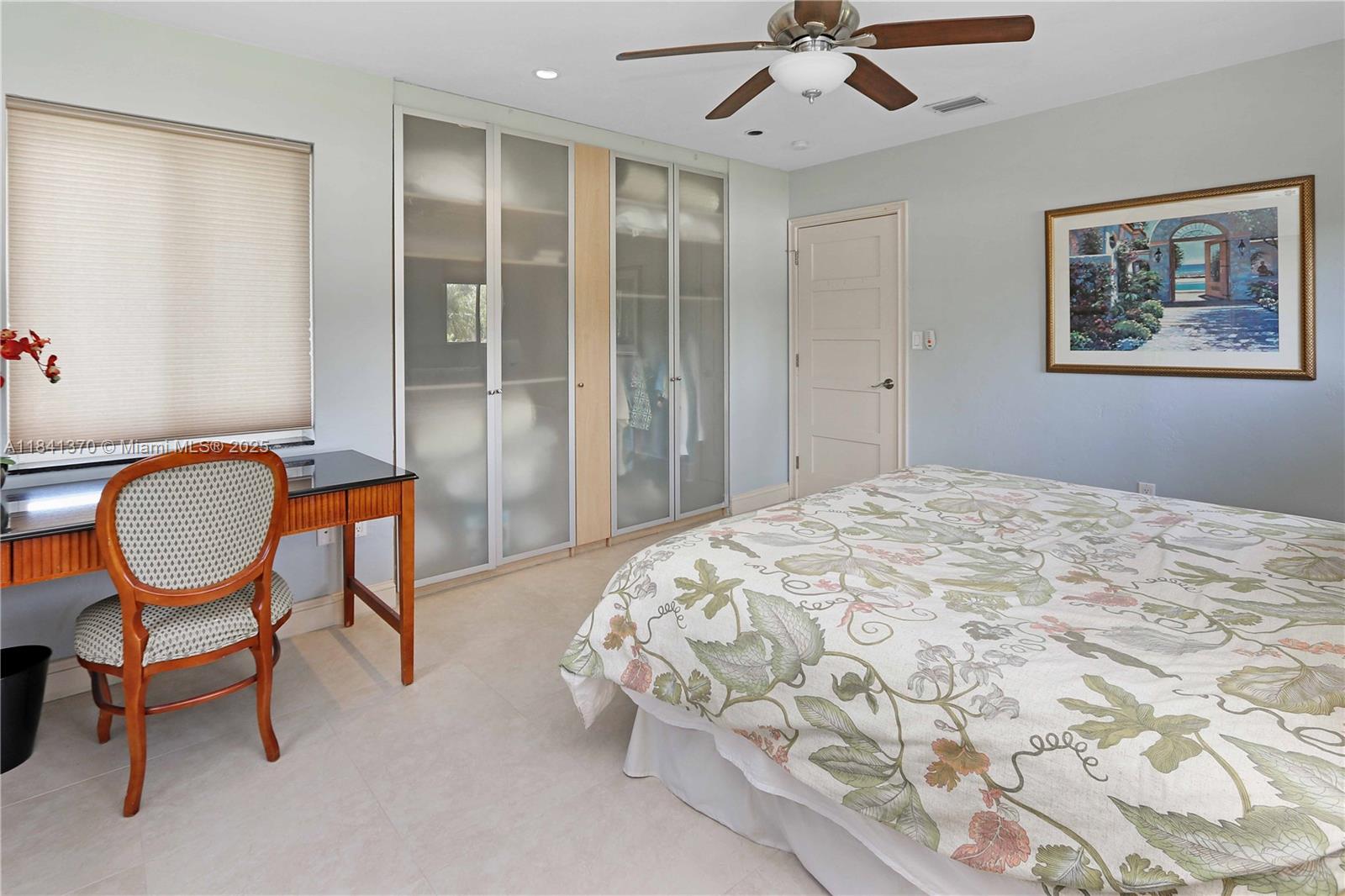 HOLLYWOOD LAKES SECTION - Residential