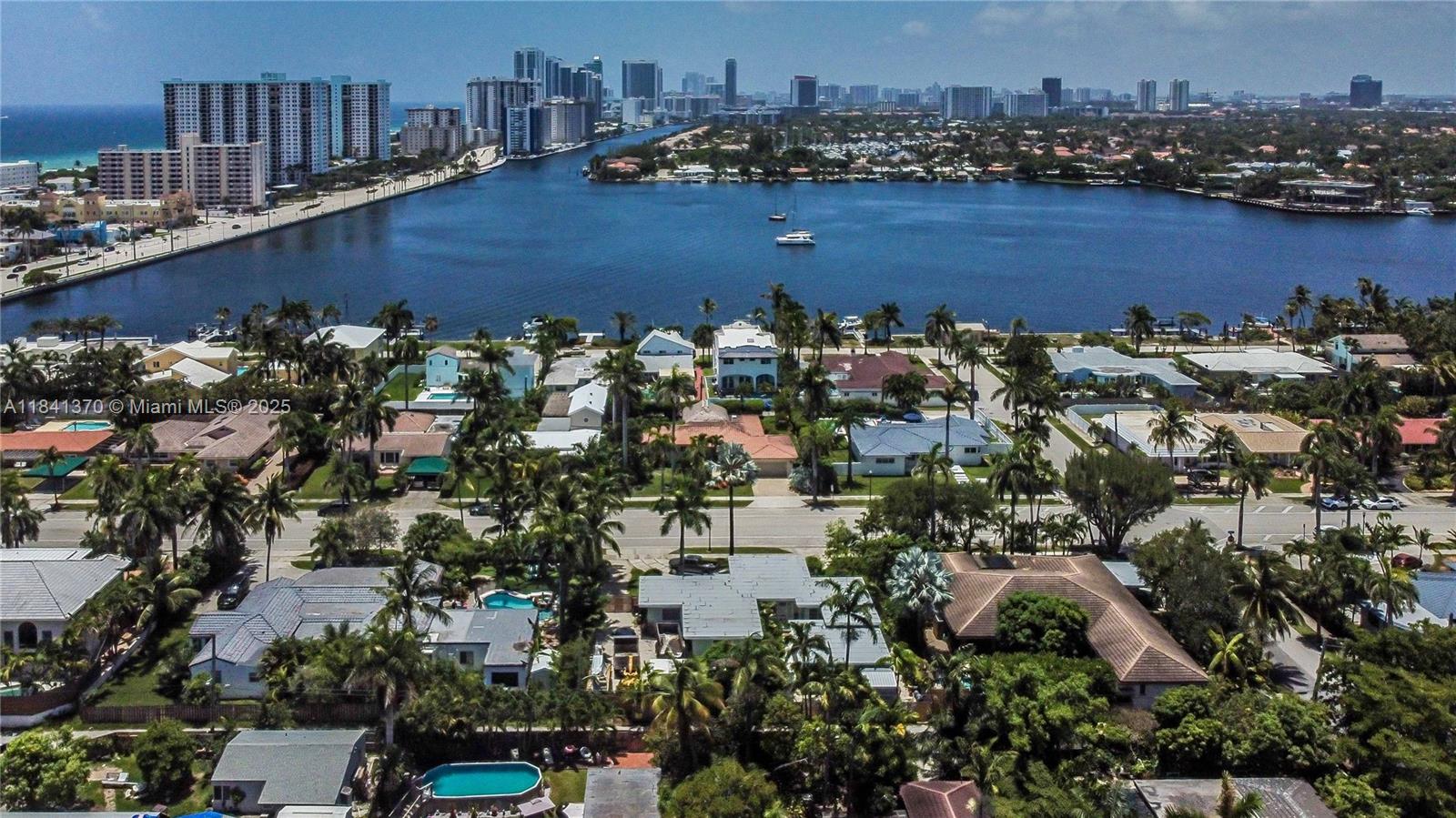 HOLLYWOOD LAKES SECTION - Residential