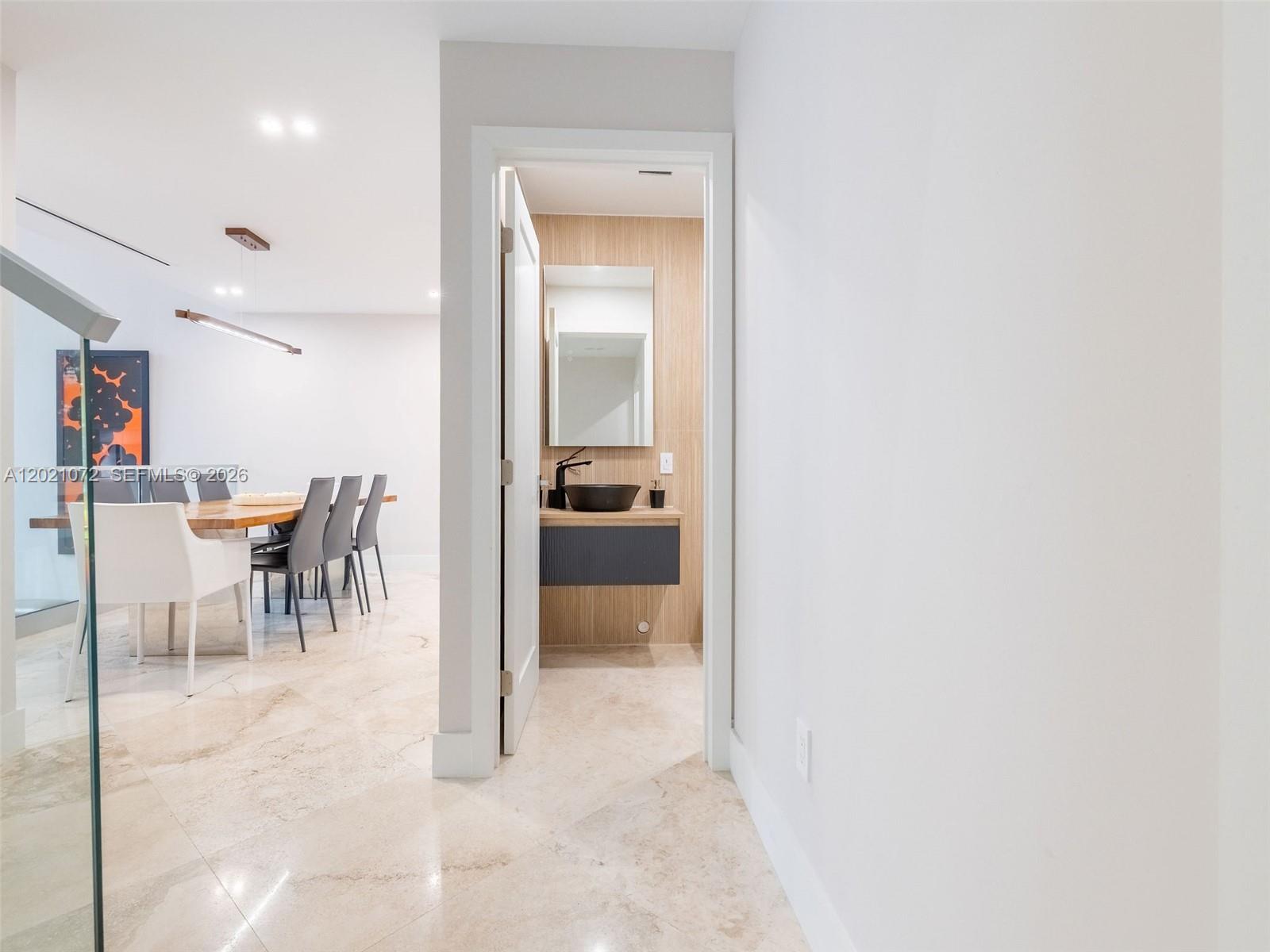 PORTSIDE YACHT CLUB CONDO - Residential