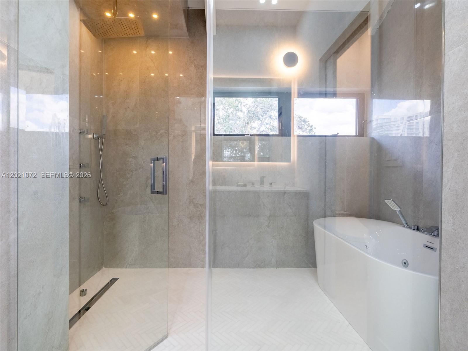 PORTSIDE YACHT CLUB CONDO - Residential