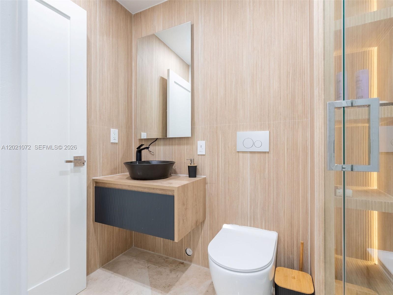 PORTSIDE YACHT CLUB CONDO - Residential