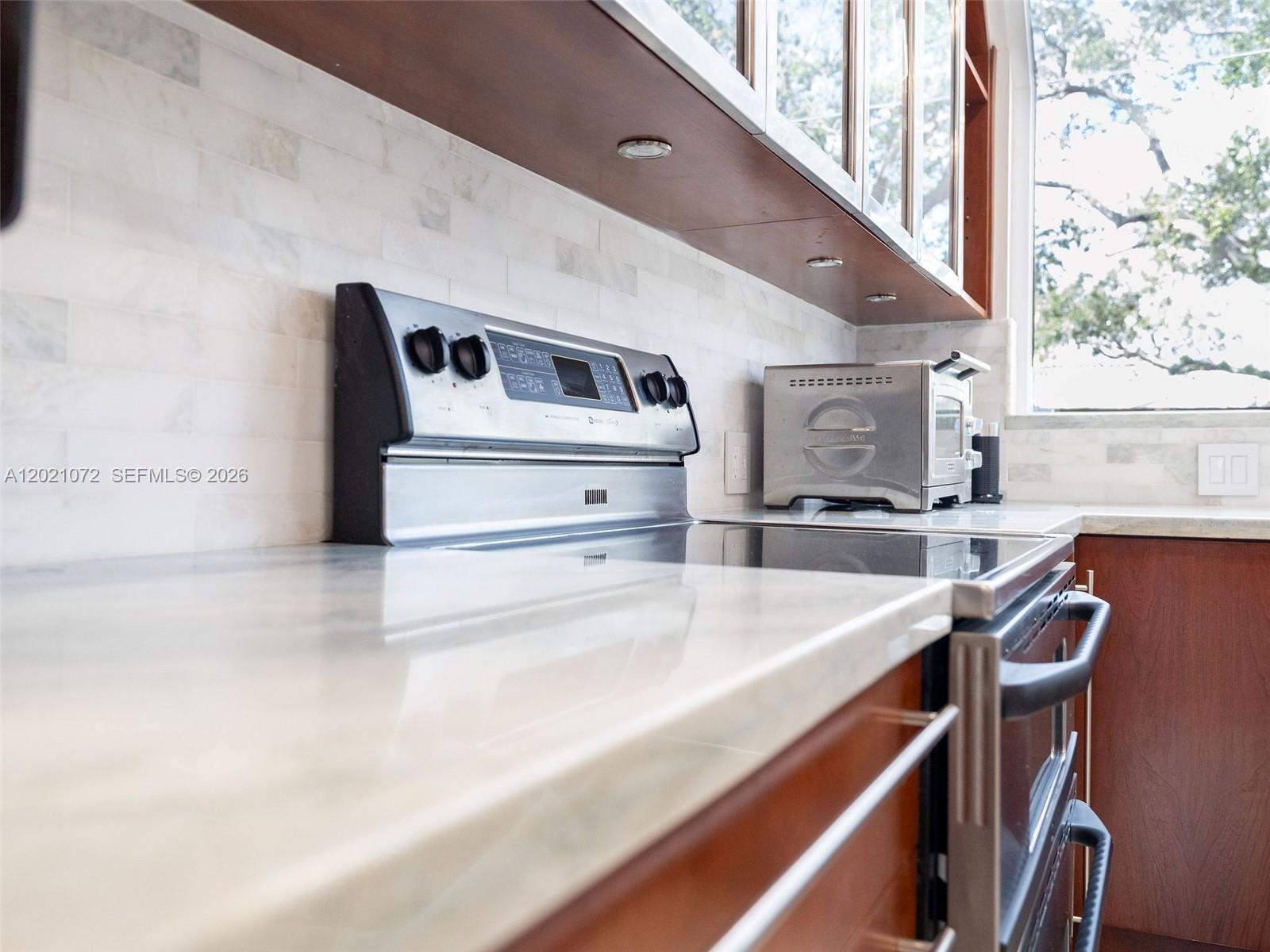 PORTSIDE YACHT CLUB CONDO - Residential