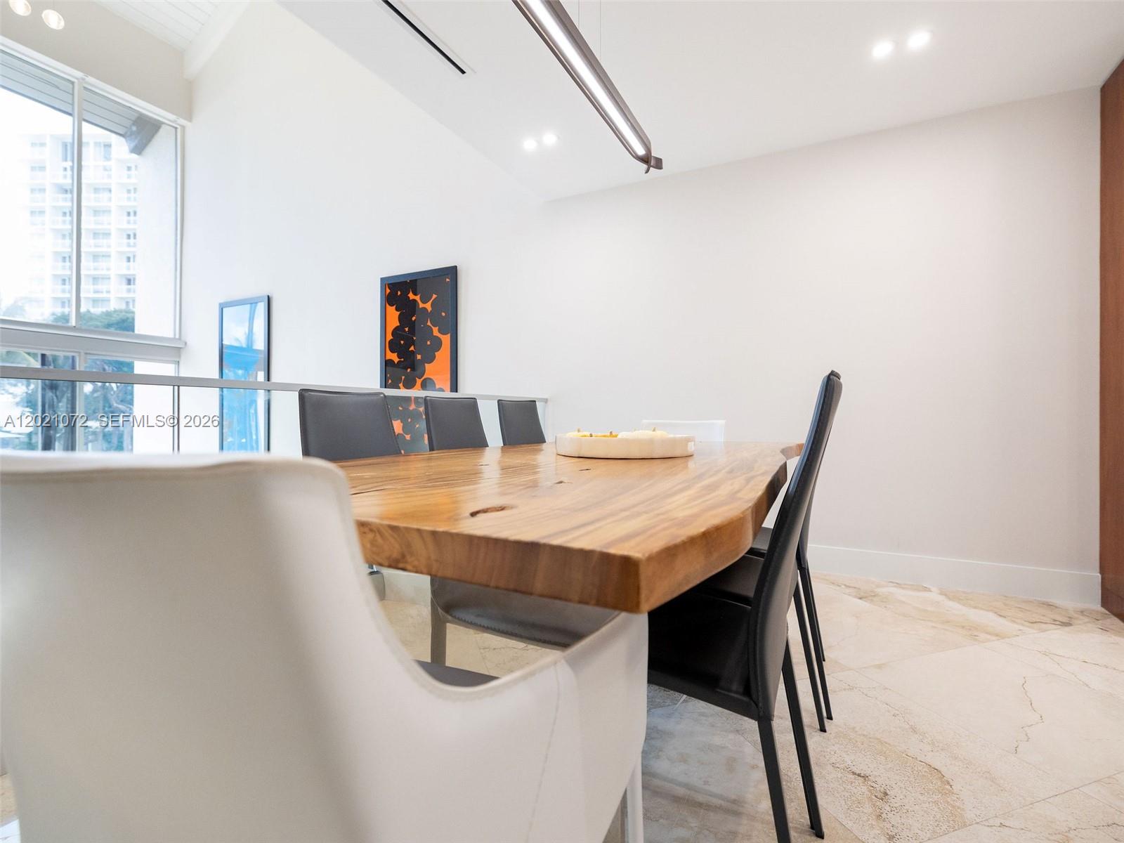 PORTSIDE YACHT CLUB CONDO - Residential
