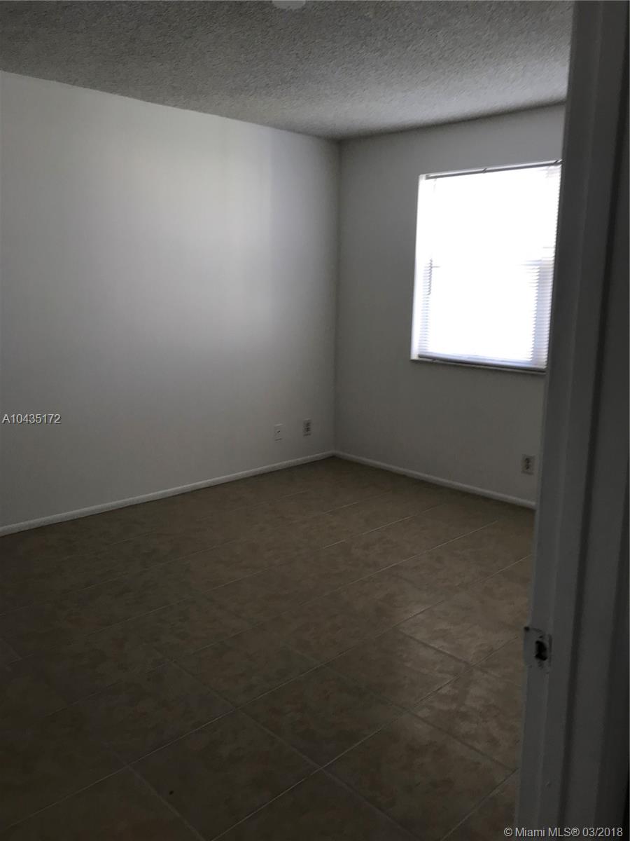 BREEZES AT PALM AIRE COND - Residential Lease