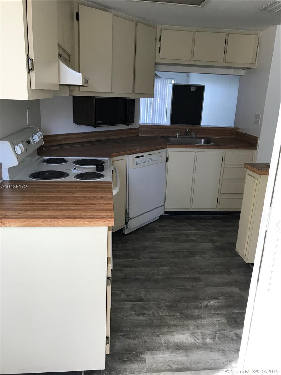 BREEZES AT PALM AIRE COND - Residential Lease