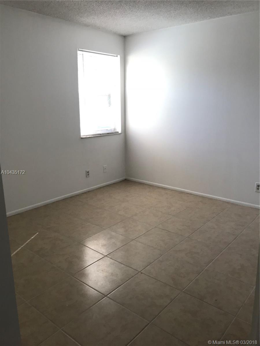 BREEZES AT PALM AIRE COND - Residential Lease