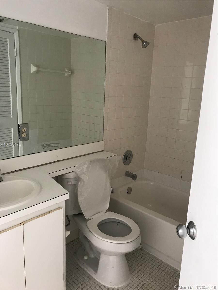 BREEZES AT PALM AIRE COND - Residential Lease