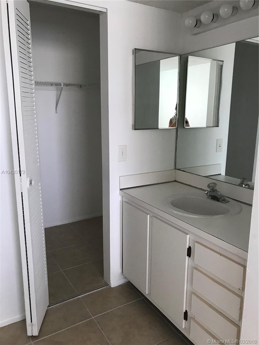 BREEZES AT PALM AIRE COND - Residential Lease