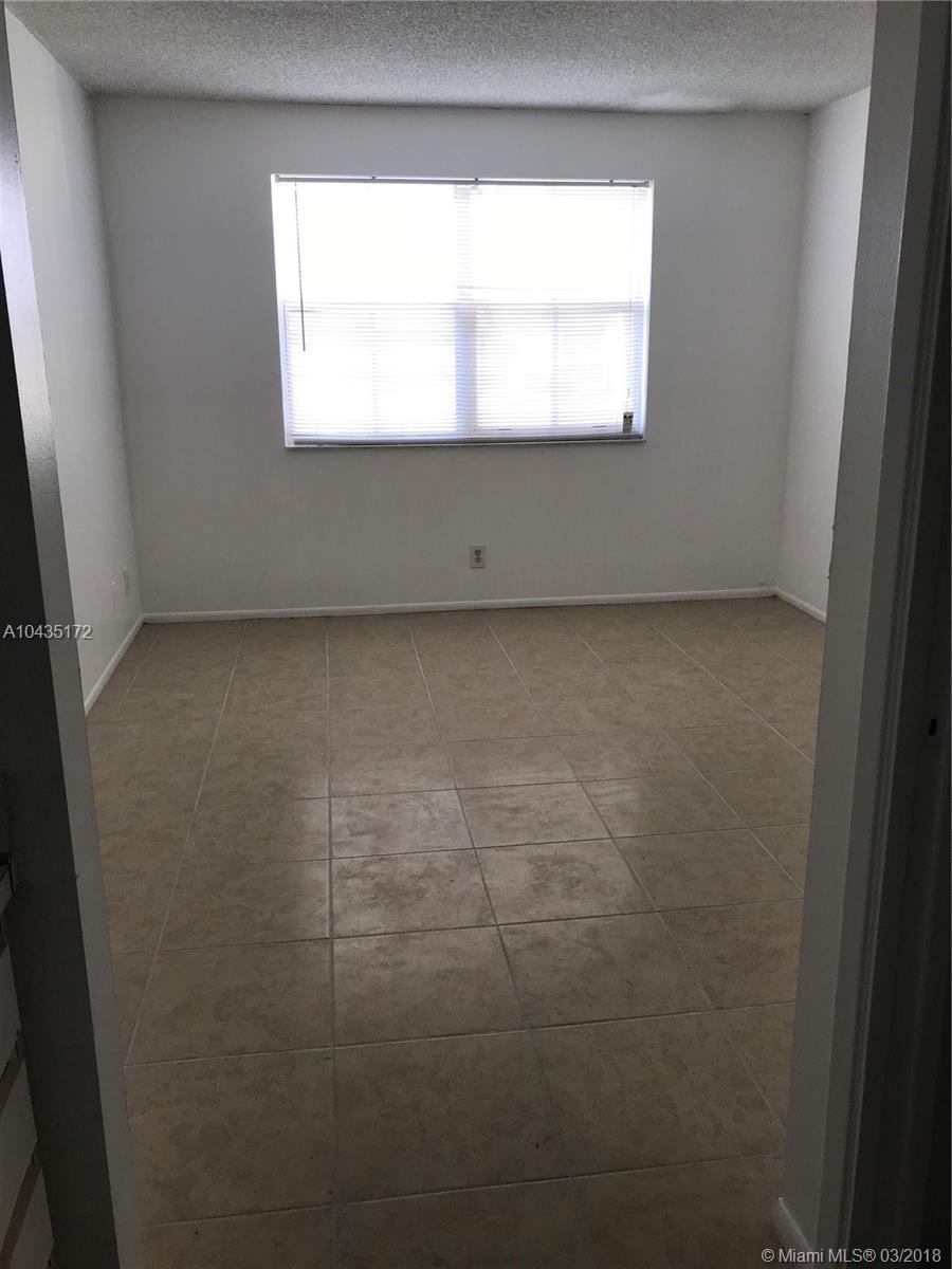 BREEZES AT PALM AIRE COND - Residential Lease