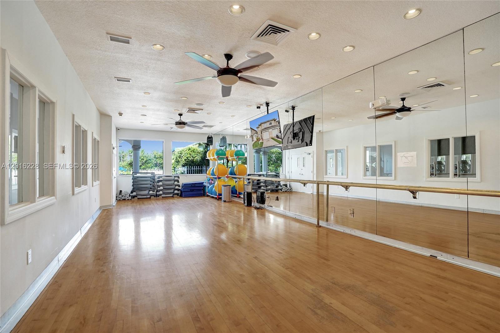 PEMBROKE ISLES 1 - Residential Lease