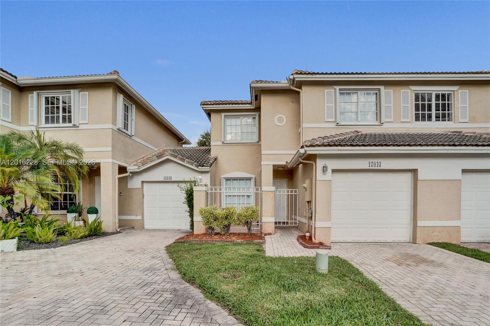 PEMBROKE ISLES 1 - Residential Lease