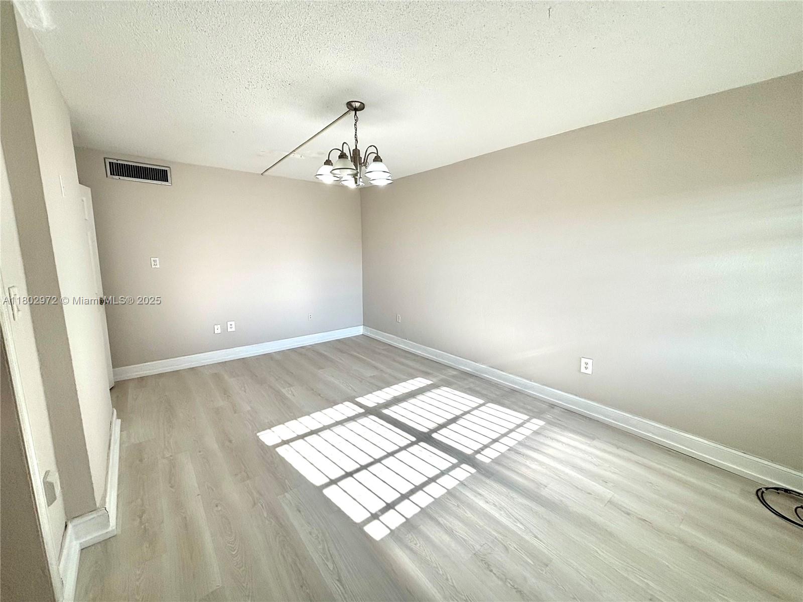 1335 W 68th St 309