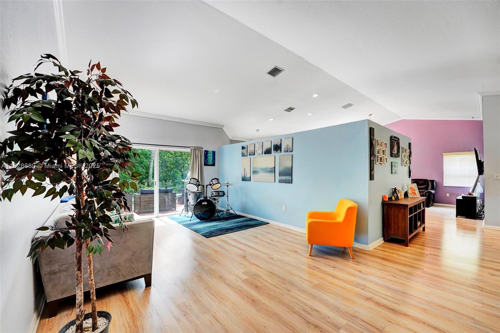 PEMBROKE SPRINGS PLAT - Residential