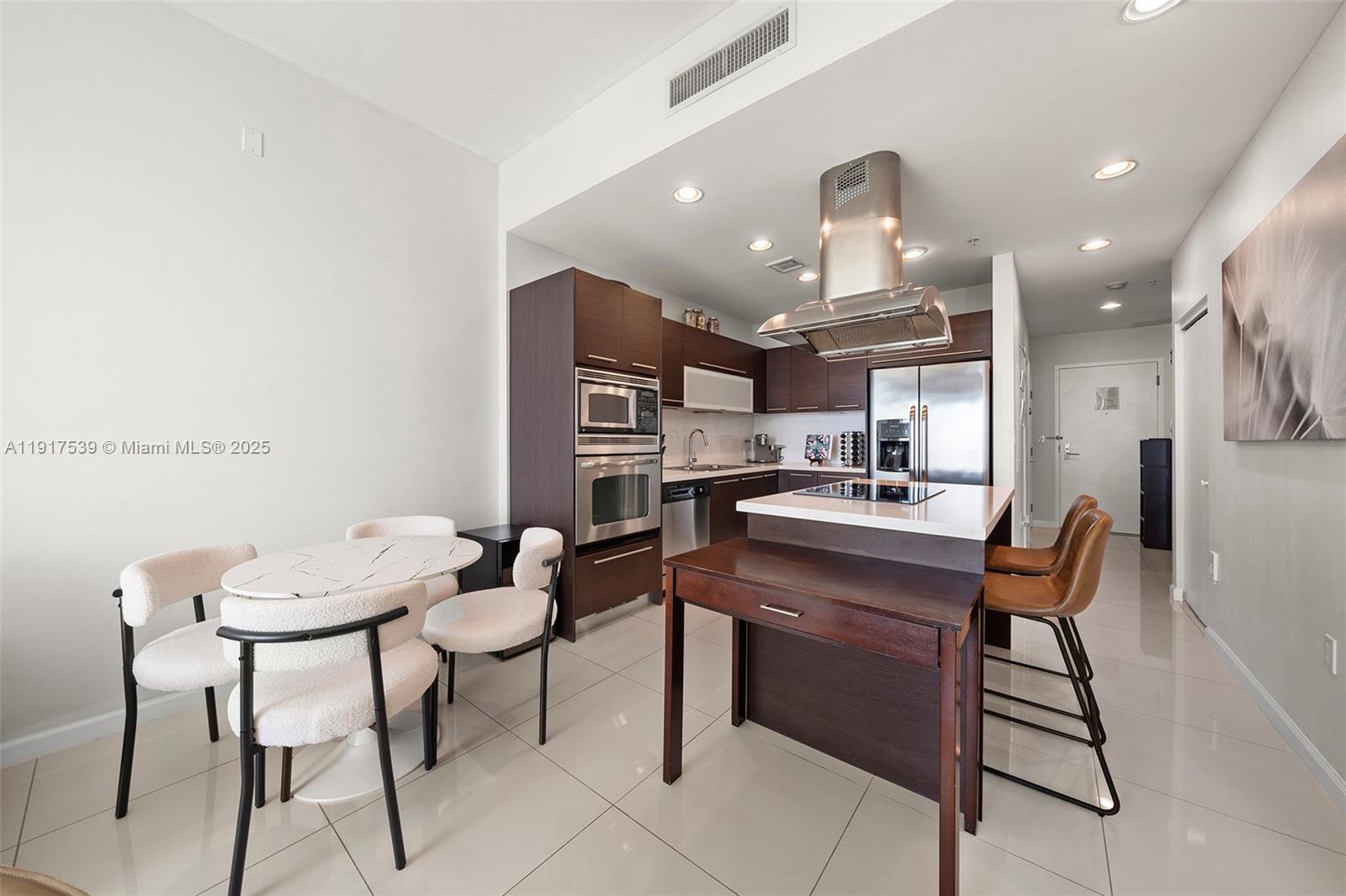 ELOQUENCE ON THE BAY COND - Residential Lease