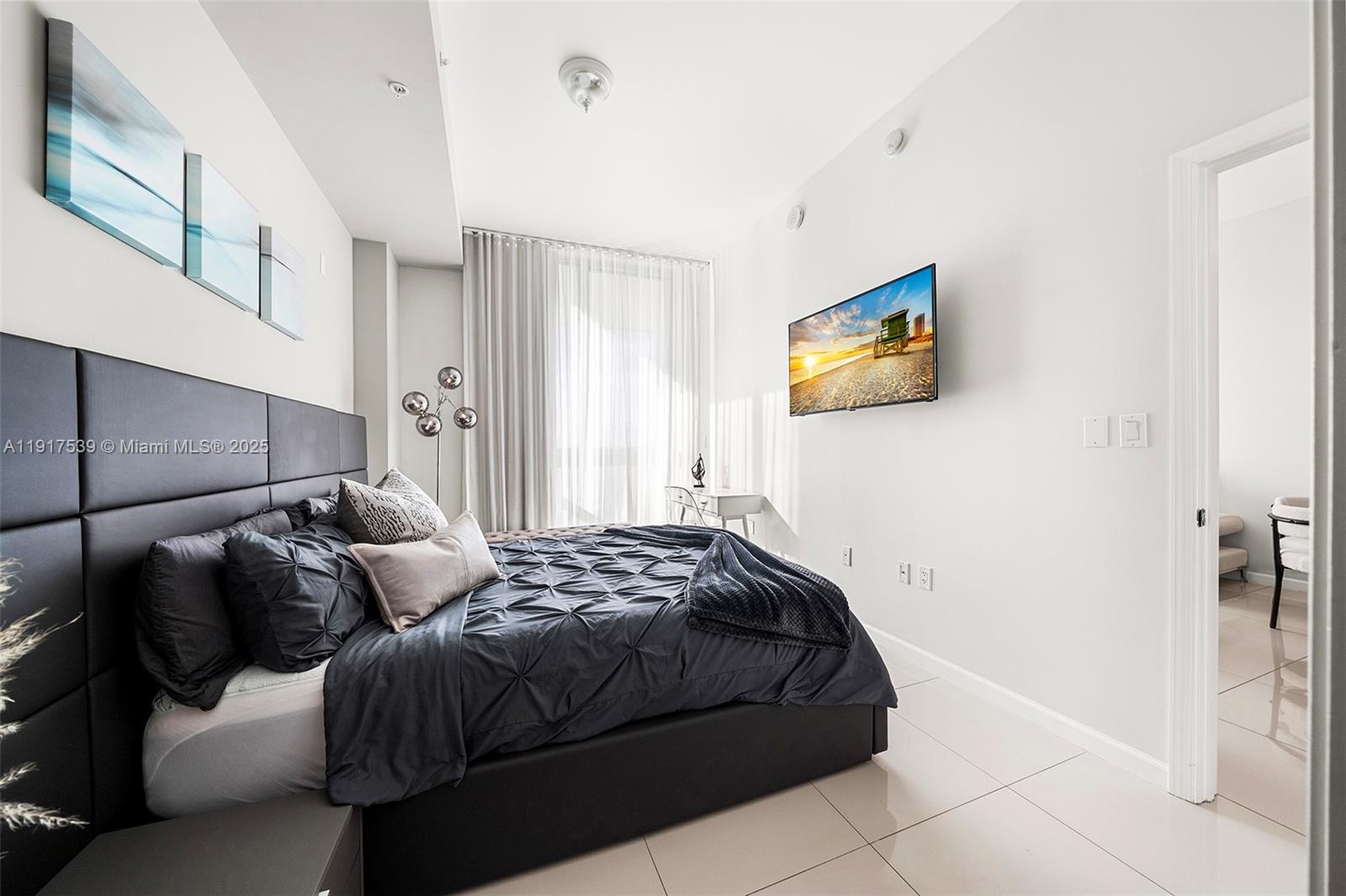 ELOQUENCE ON THE BAY COND - Residential Lease