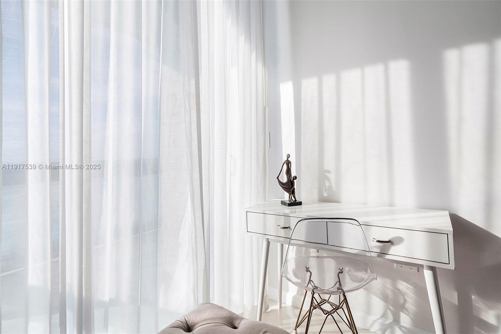 ELOQUENCE ON THE BAY COND - Residential Lease