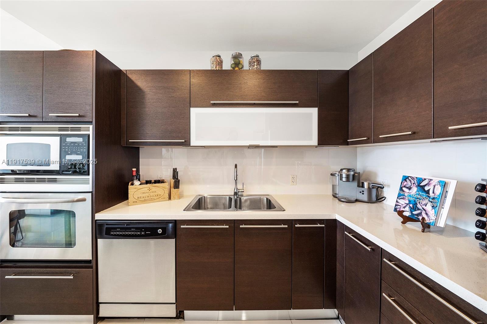 ELOQUENCE ON THE BAY COND - Residential Lease