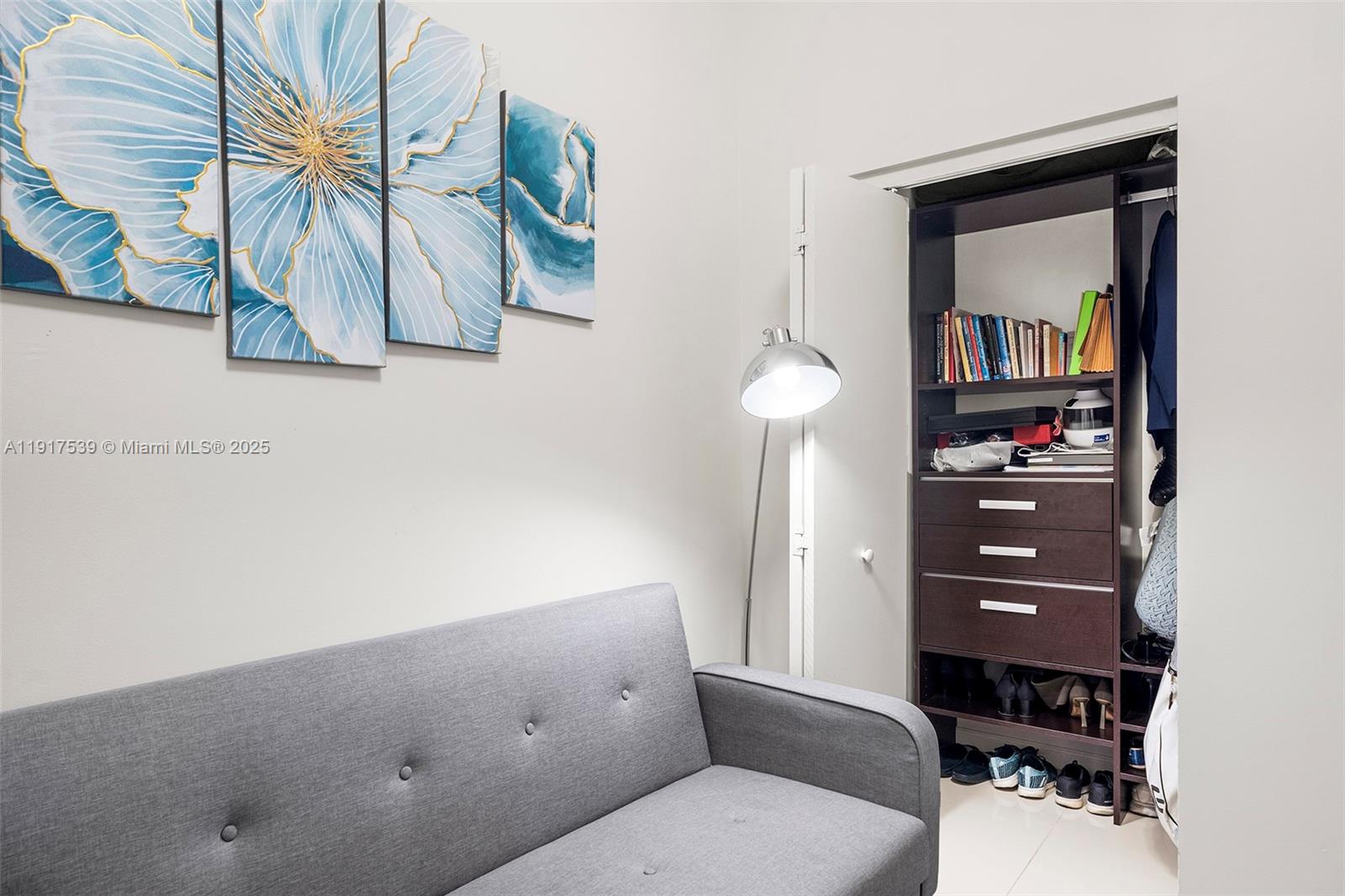 ELOQUENCE ON THE BAY COND - Residential Lease