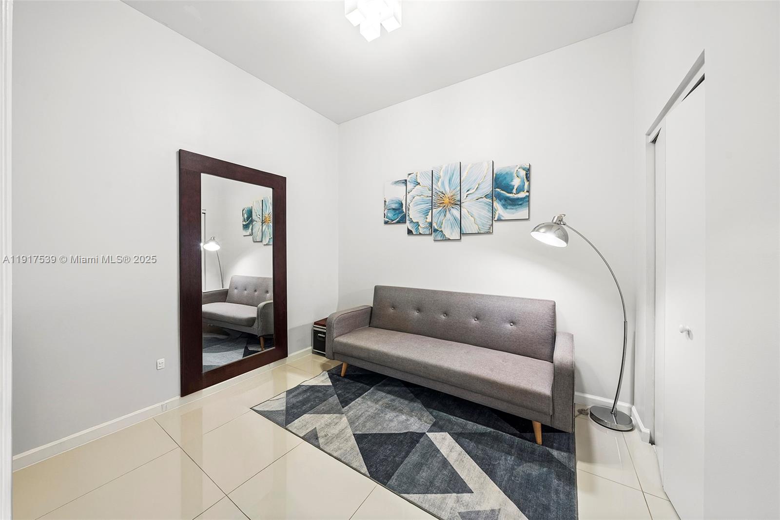 ELOQUENCE ON THE BAY COND - Residential Lease