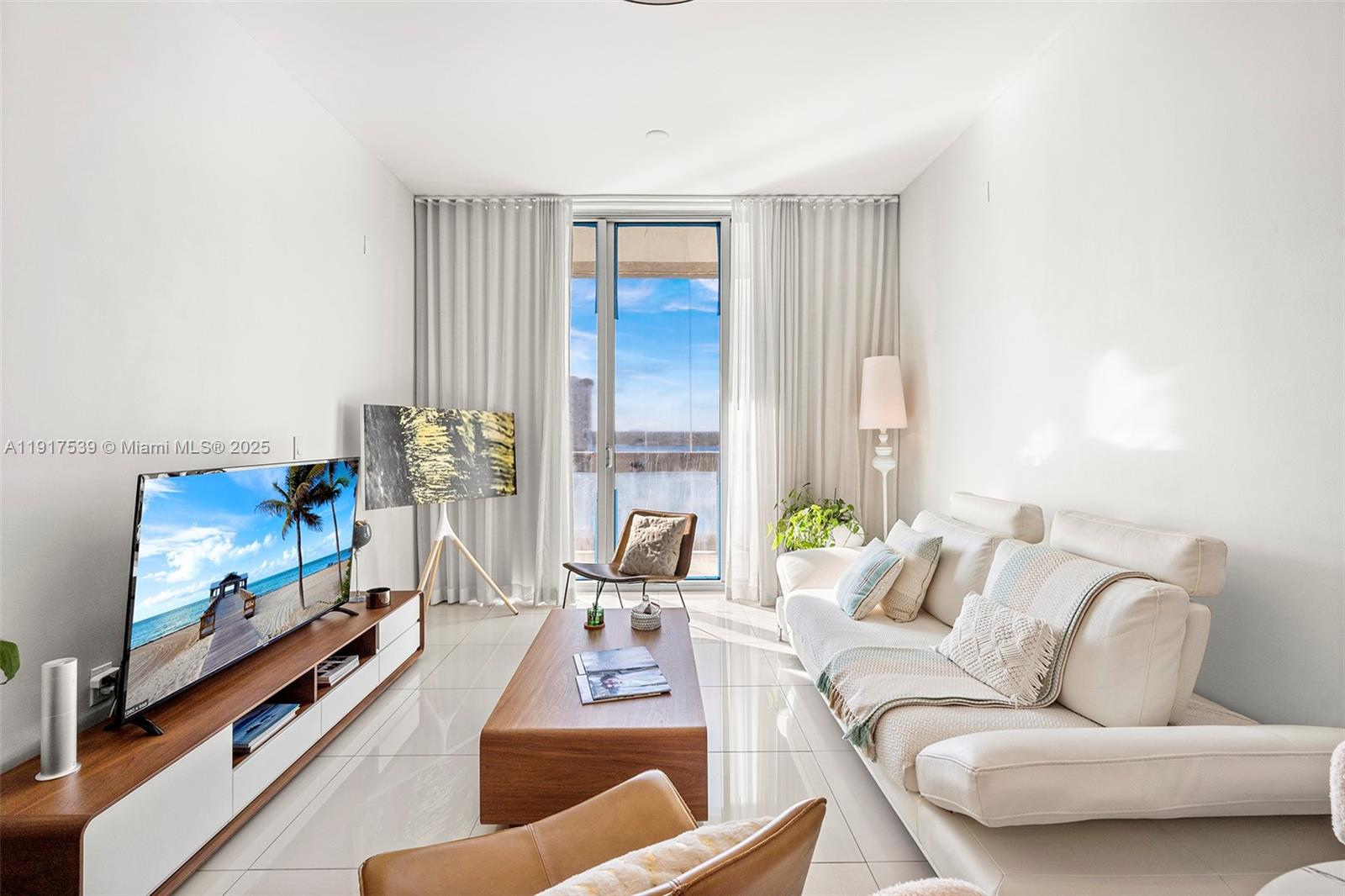 ELOQUENCE ON THE BAY COND - Residential Lease