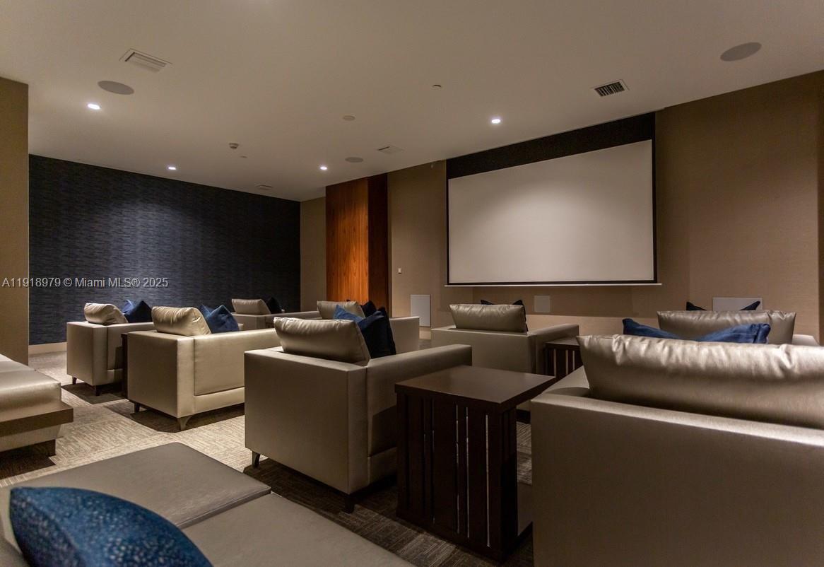 DOWNTOWN DORAL DUTCHER PL - Residential Lease