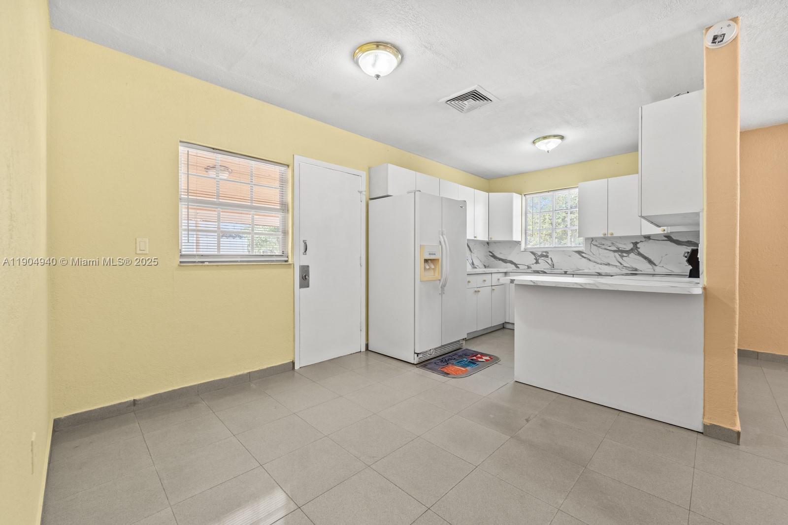 TOWN OF HIALEAH 1ST AMD - Residential Lease