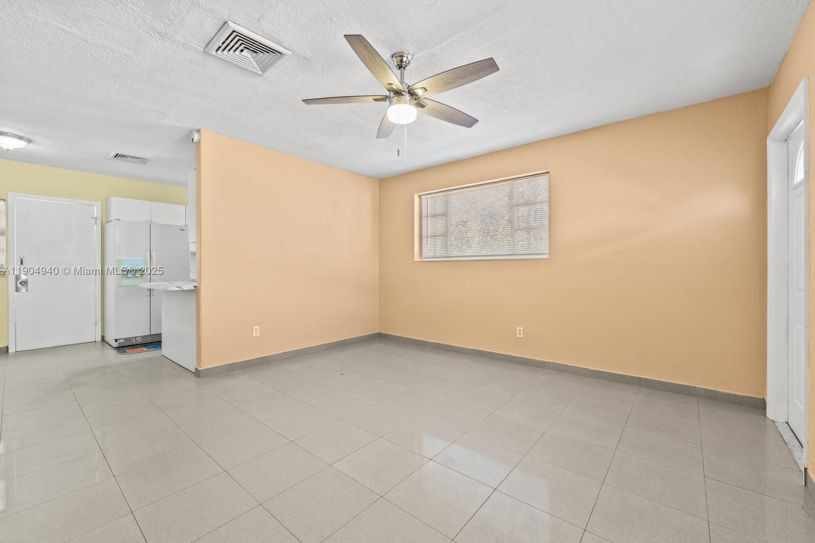 TOWN OF HIALEAH 1ST AMD - Residential Lease