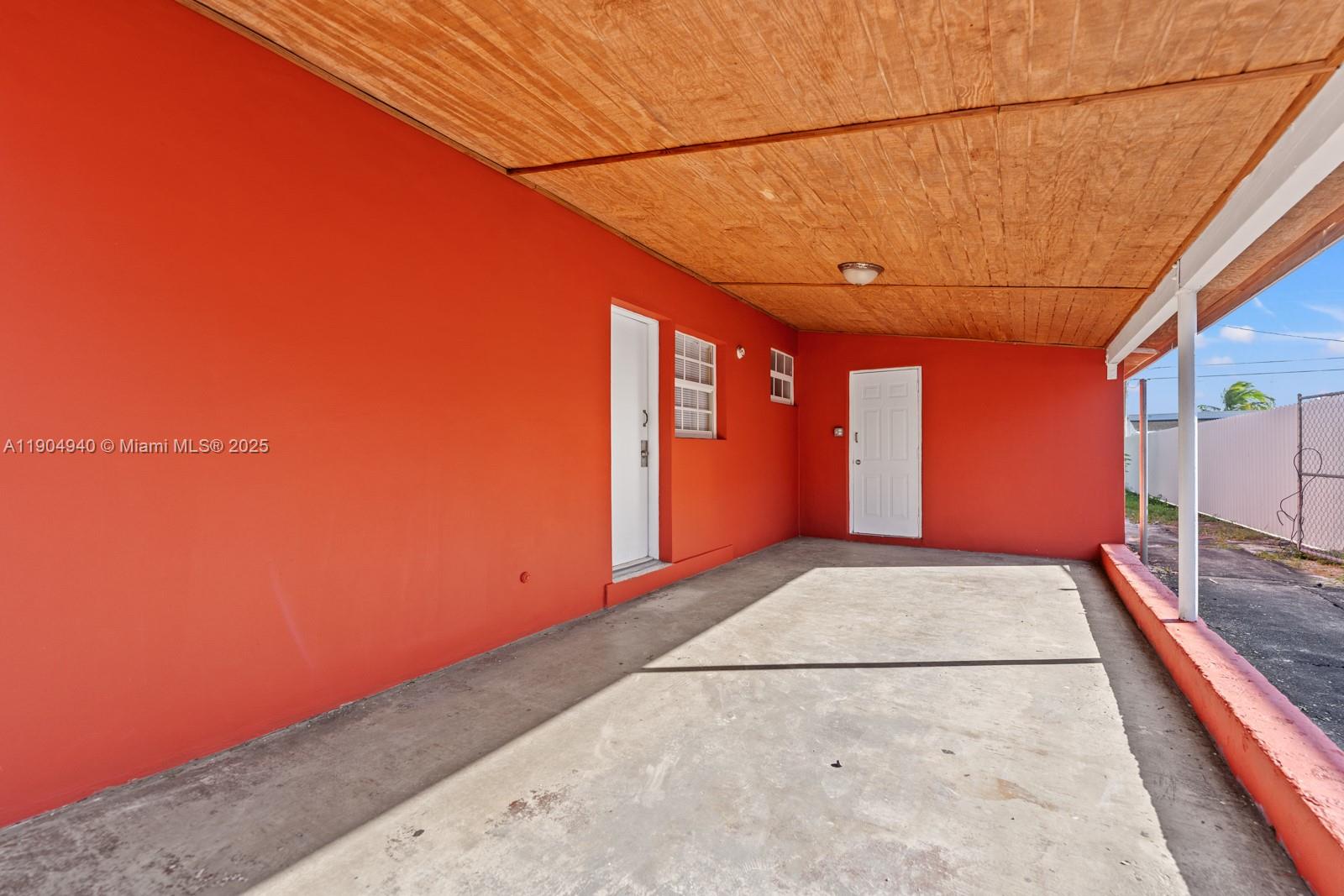 TOWN OF HIALEAH 1ST AMD - Residential Lease