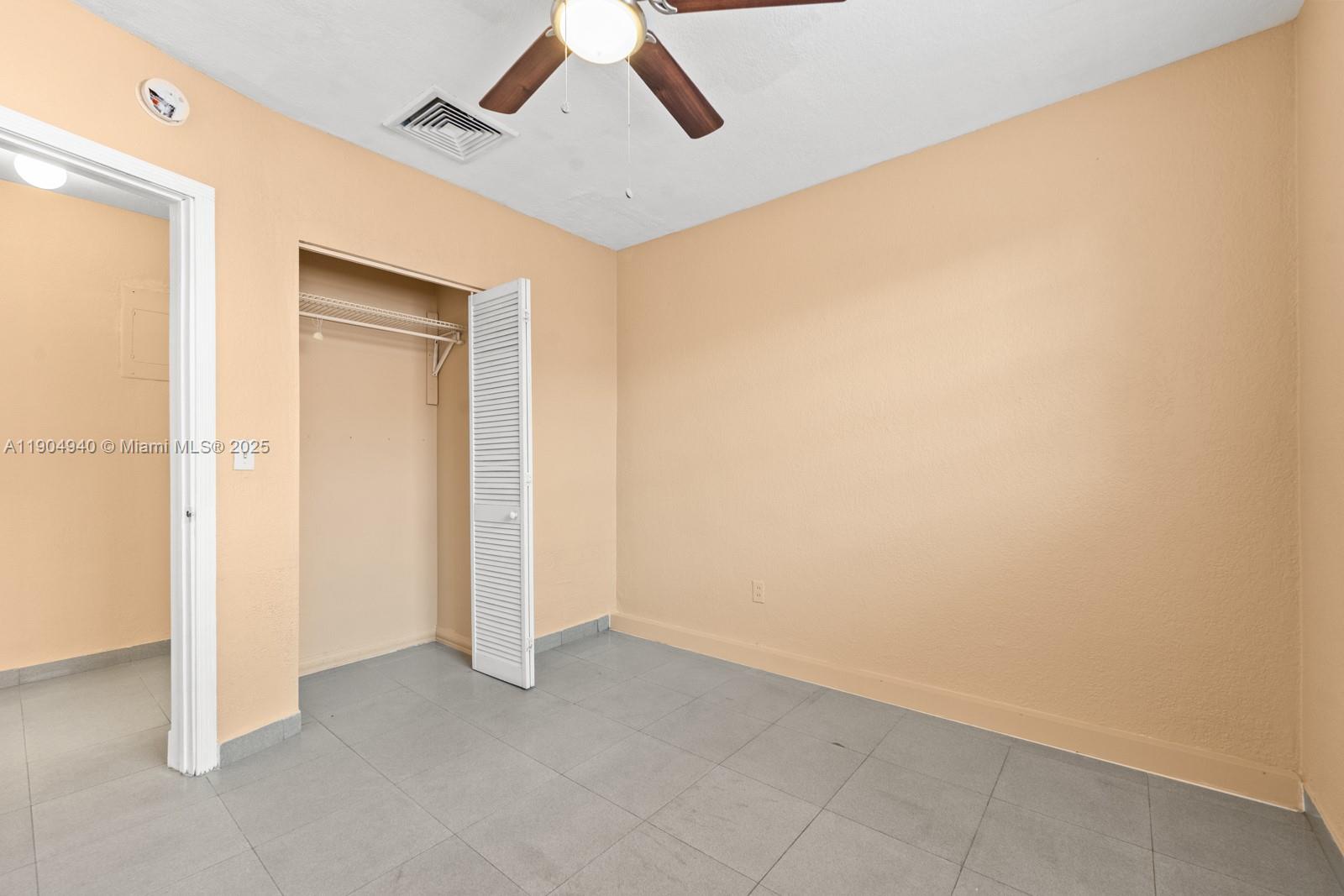 TOWN OF HIALEAH 1ST AMD - Residential Lease