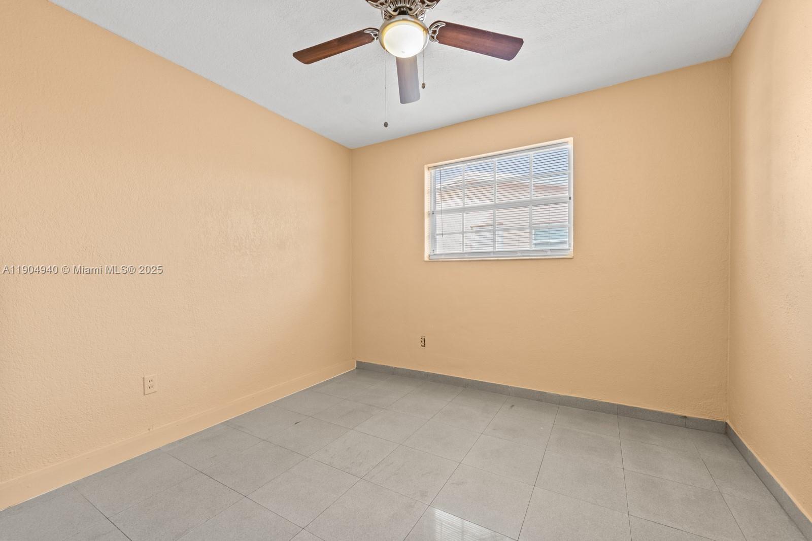 TOWN OF HIALEAH 1ST AMD - Residential Lease