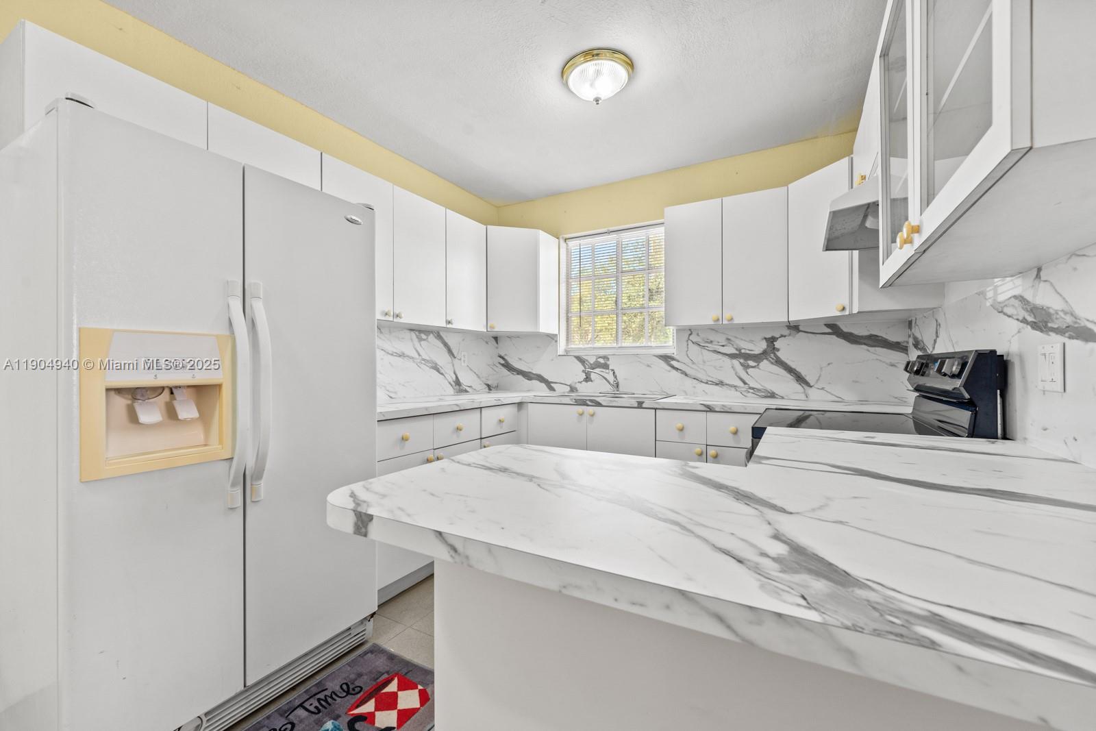 TOWN OF HIALEAH 1ST AMD - Residential Lease