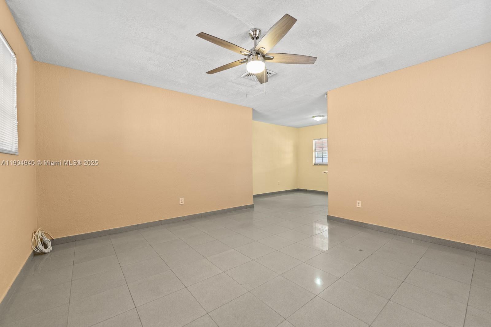 TOWN OF HIALEAH 1ST AMD - Residential Lease