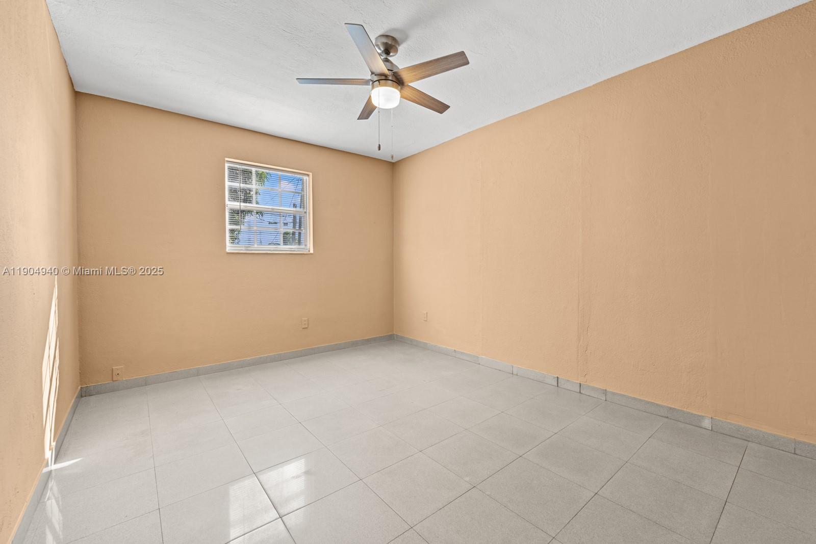 TOWN OF HIALEAH 1ST AMD - Residential Lease