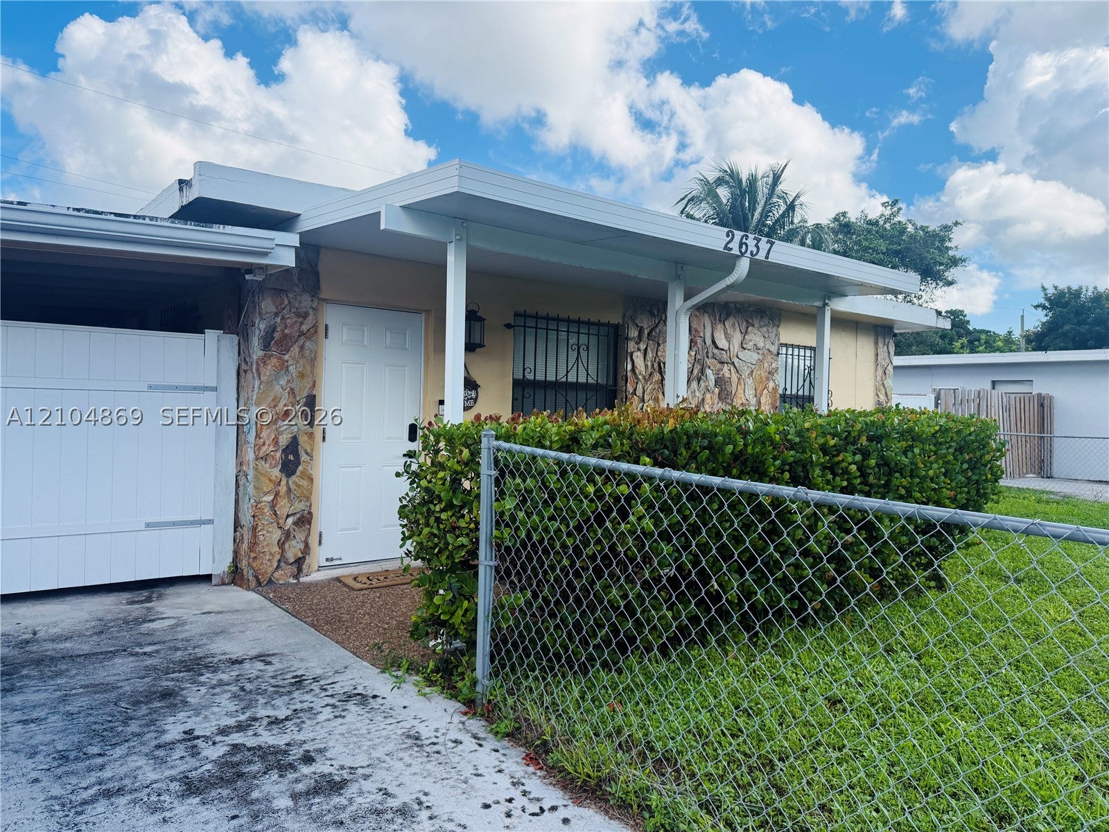 2637 NW 7th St 2637