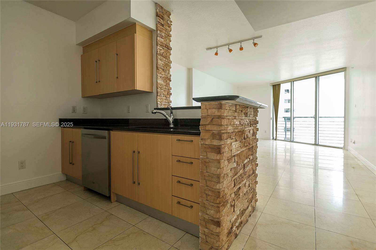 335 S Biscayne Blvd 2710