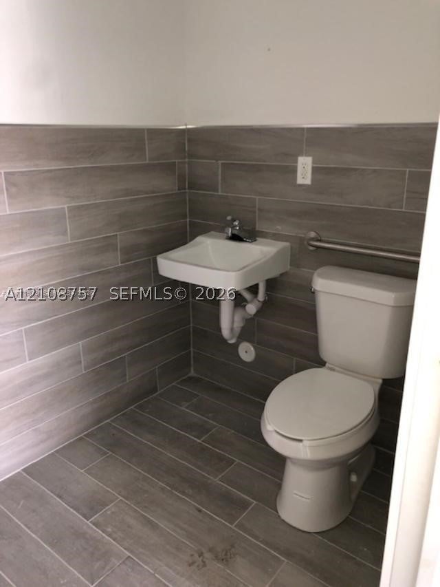 2201 NW 27th Ave